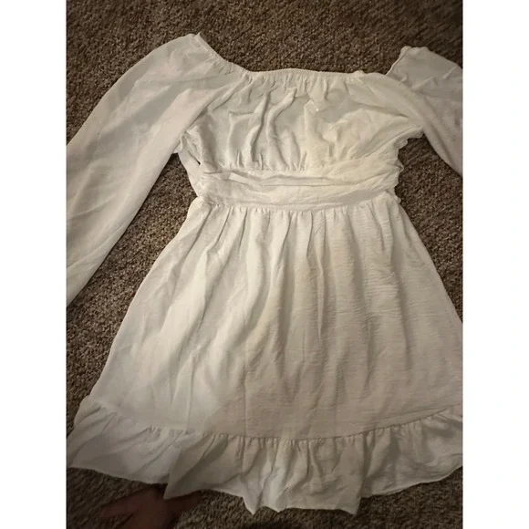 White dress, BRAND NEW/, puff sleeve, tie back, white, Size Small - Picture 3 of 5